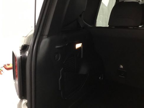 Used 2020 Jeep Renegade Latitude w/ Cold Weather Group AWD/4WD image 16