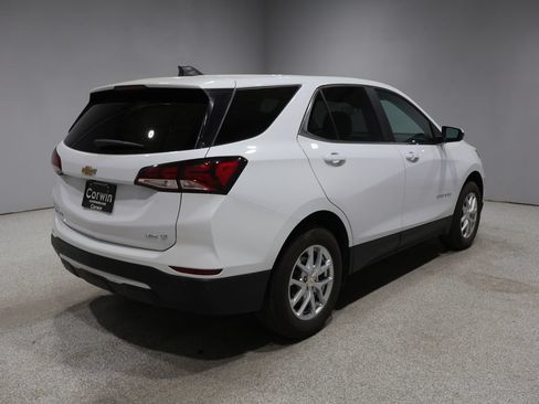Used 2022 Chevrolet Equinox LT AWD/4WD image 2