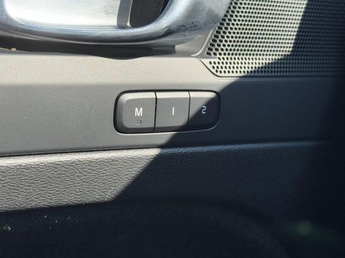 Certified 2025 Volvo XC40 B5 Plus image 16