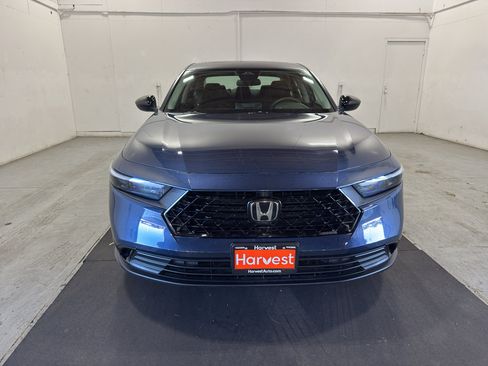 Used 2025 Honda Accord SE image 2