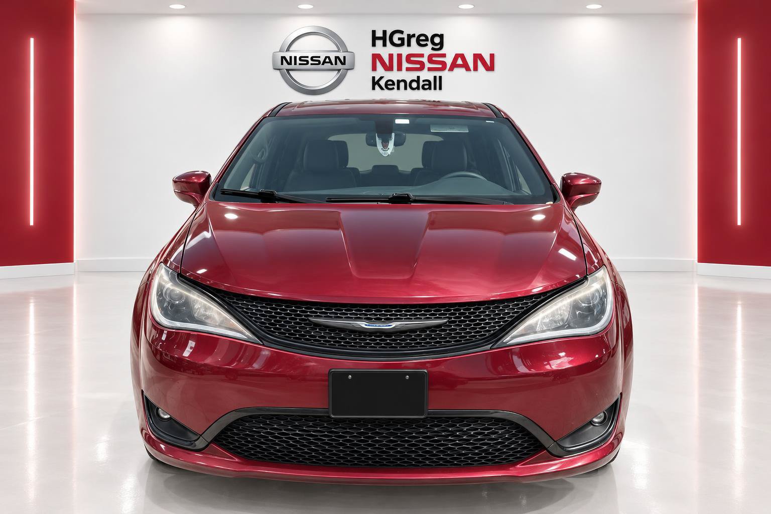 Used 2019 Chrysler Pacifica Touring Plus w/ S Appearance Package FWD image 5