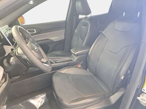 Certified 2023 Jeep Compass Latitude AWD/4WD image 16