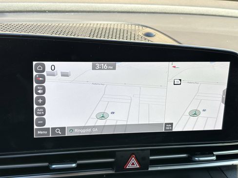 Used 2023 Hyundai Elantra Limited w/ Preferred Accessory Package image 11