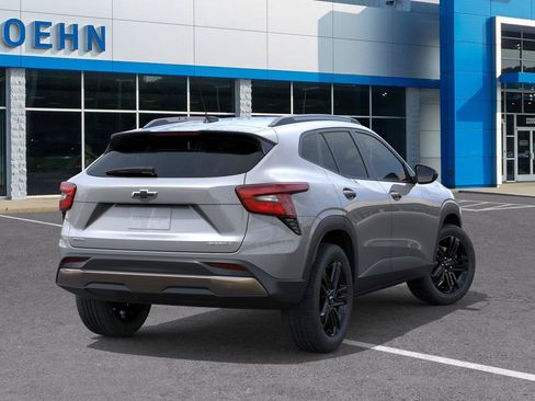 New 2026 Chevrolet Trax ACTIV w/ Sunroof Package FWD image 4