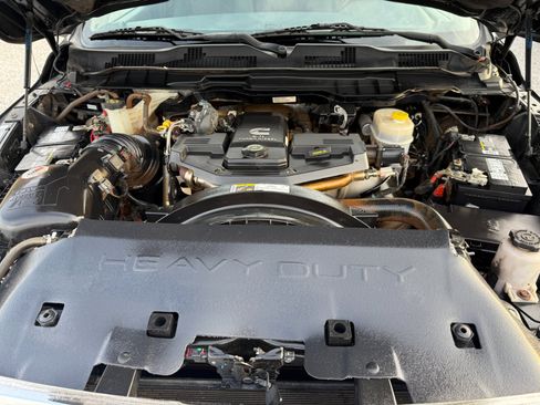 Used 2017 RAM 2500 SLT w/ Luxury Group image 10