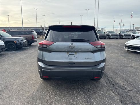 Used 2024 Nissan Rogue SV image 5