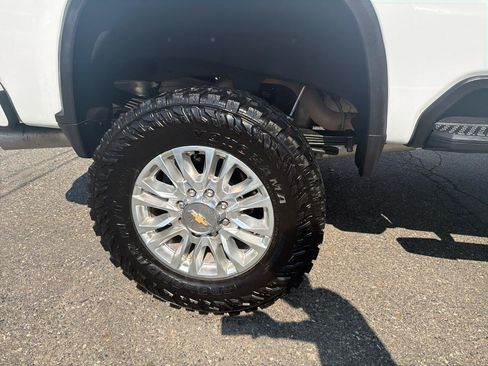 Used 2021 Chevrolet Silverado 2500 High Country w/ Z71 Off-Road Package AWD/4WD image 5