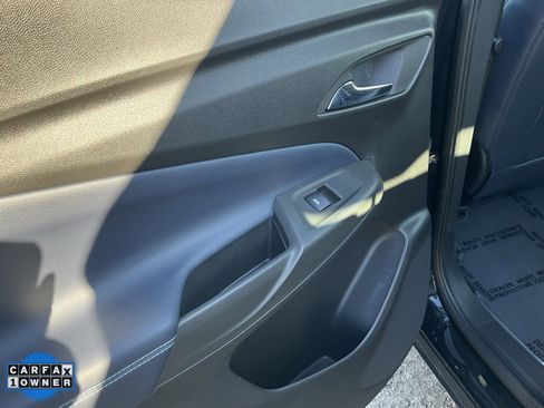 Used 2022 Chevrolet Bolt EUV LT w/ Convenience Package image 32