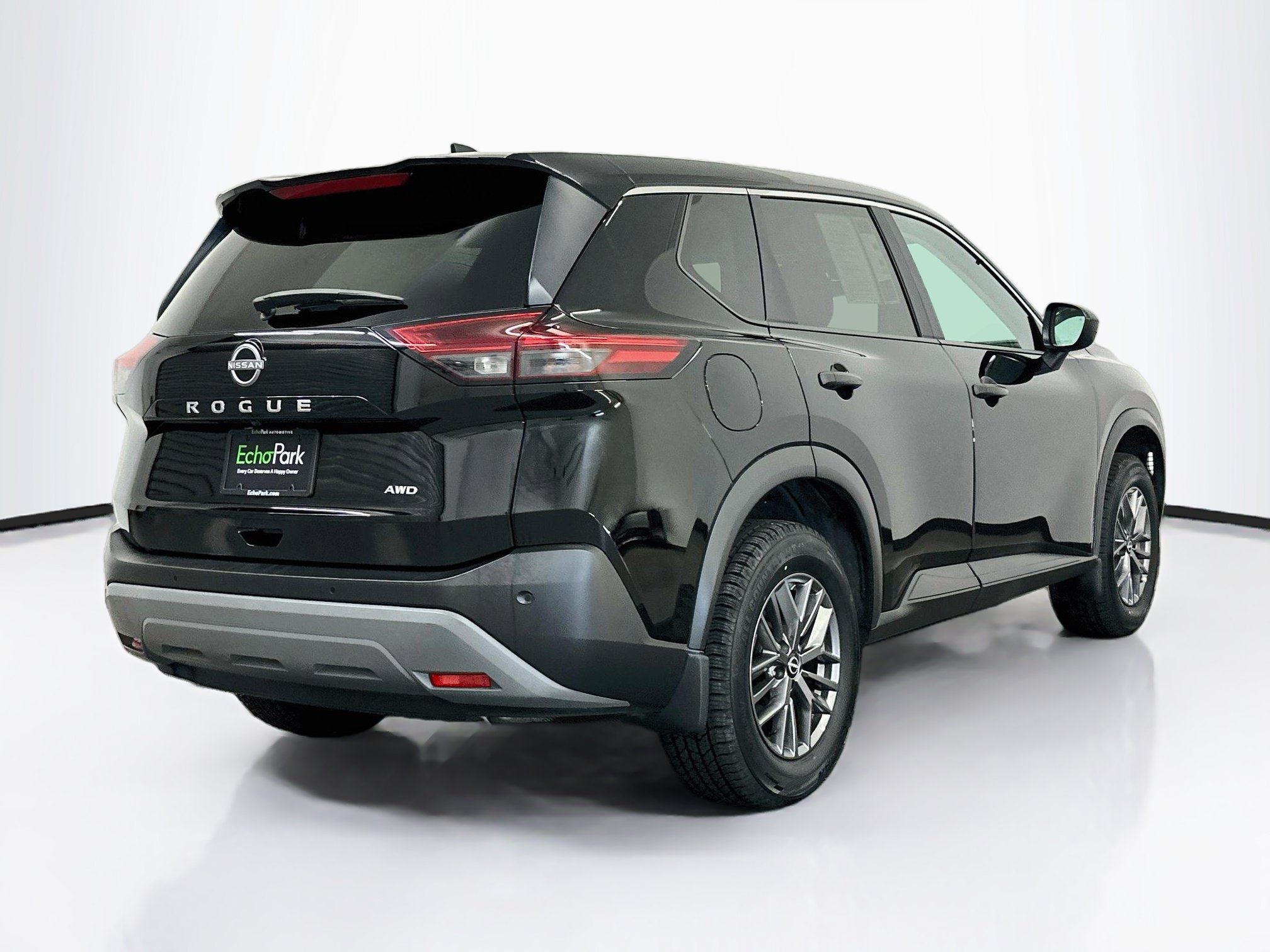 Used 2023 Nissan Rogue S AWD/4WD image 9