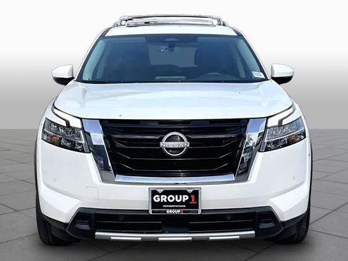 Used 2023 Nissan Pathfinder SL w/ SL Premium Package FWD image 4