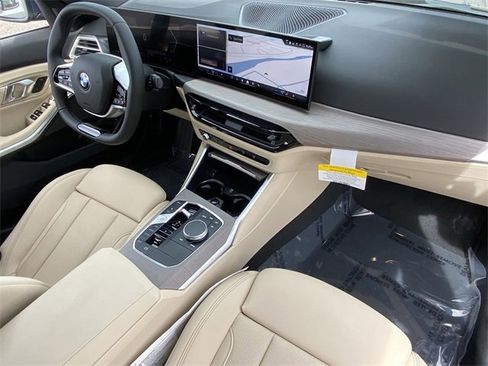 Used 2025 BMW 330i Sedan w/ Convenience Package image 12