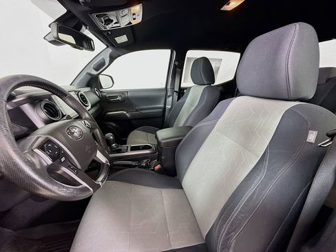 Used 2023 Toyota Tacoma TRD Off-Road image 21