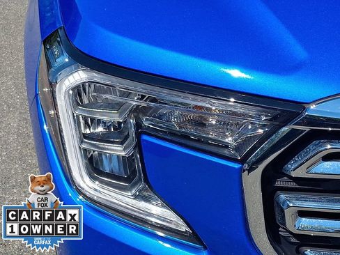 Used 2024 GMC Terrain SLT AWD/4WD image 9