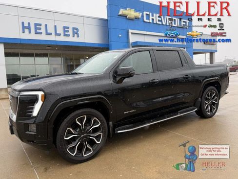 Used 2025 GMC Sierra EV Denali AWD/4WD image 1