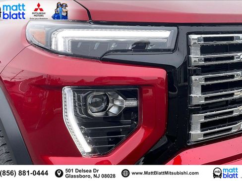 Used 2024 GMC Canyon Denali image 30