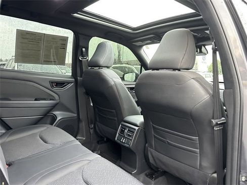 Used 2025 Subaru Forester Premium image 18