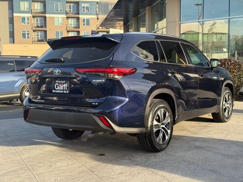 Used 2021 Toyota Highlander XLE image 5