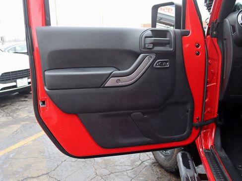 Used 2014 Jeep Wrangler Unlimited Sport w/ Quick Order Package 24S AWD/4WD image 30