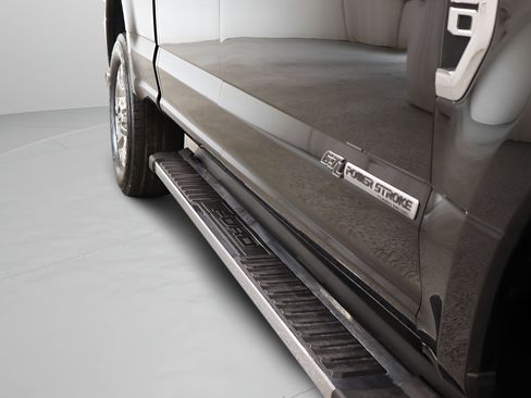 Used 2021 Ford F250 Lariat w/ Lariat Ultimate Package AWD/4WD image 32