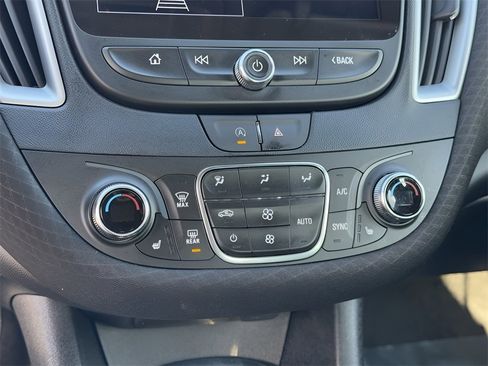 Used 2024 Chevrolet Malibu LT image 30