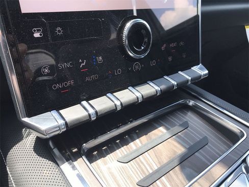 New 2025 GMC Sierra EV Denali image 18