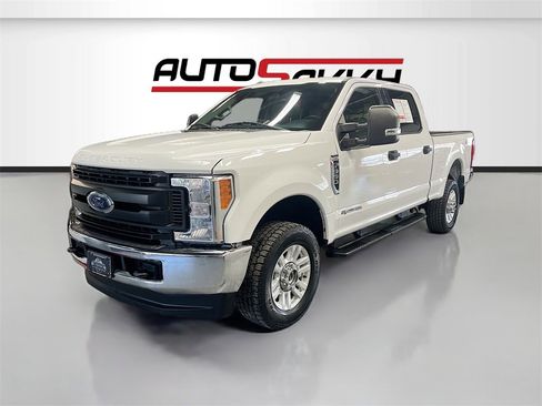 Used 2019 Ford F350 XLT image 3