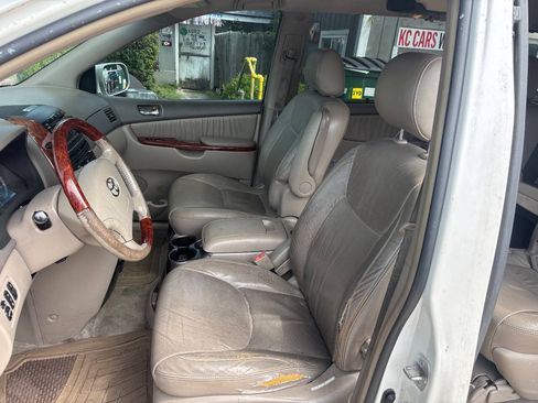 Used 2004 Toyota Sienna XLE FWD image 11