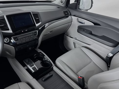 Used 2016 Honda Pilot Touring image 24
