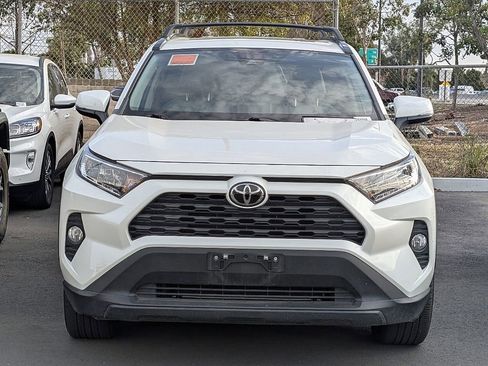 Used 2021 Toyota RAV4 XLE Premium image 4