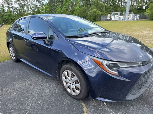 Used 2020 Toyota Corolla LE FWD image 1