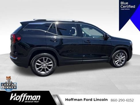 Used 2024 GMC Terrain SLT AWD/4WD image 3