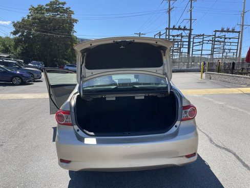 Used 2013 Toyota Corolla L FWD image 13