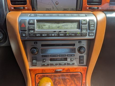 Used 2004 Lexus SC 430 Convertible image 19