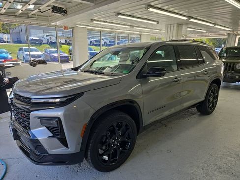 Certified 2024 Chevrolet Traverse RS w/ LPO, Floor Liner Package image 2