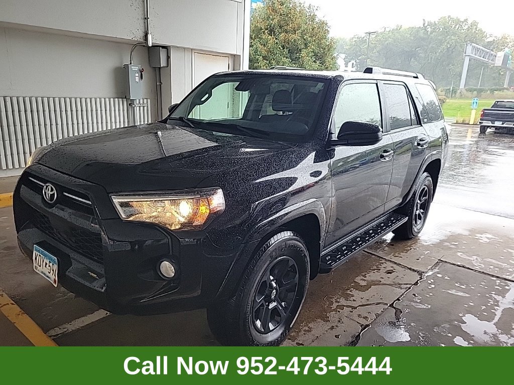 Used 2020 Toyota 4Runner SR5 AWD/4WD image 1
