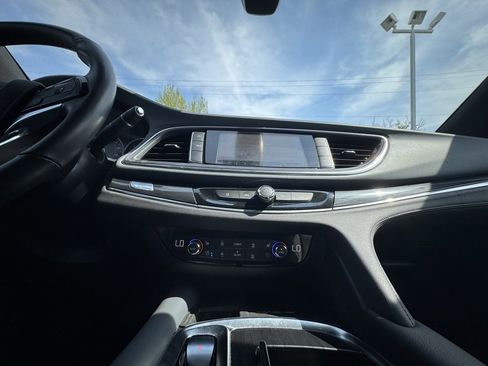 Used 2024 Buick Enclave Premium image 45