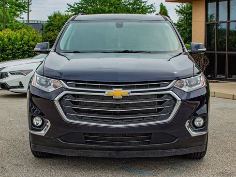 Used 2020 Chevrolet Traverse LT FWD image 2