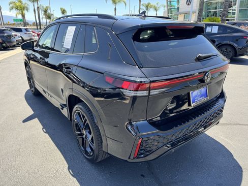 Used 2026 Volkswagen Tiguan SE R-Line image 8