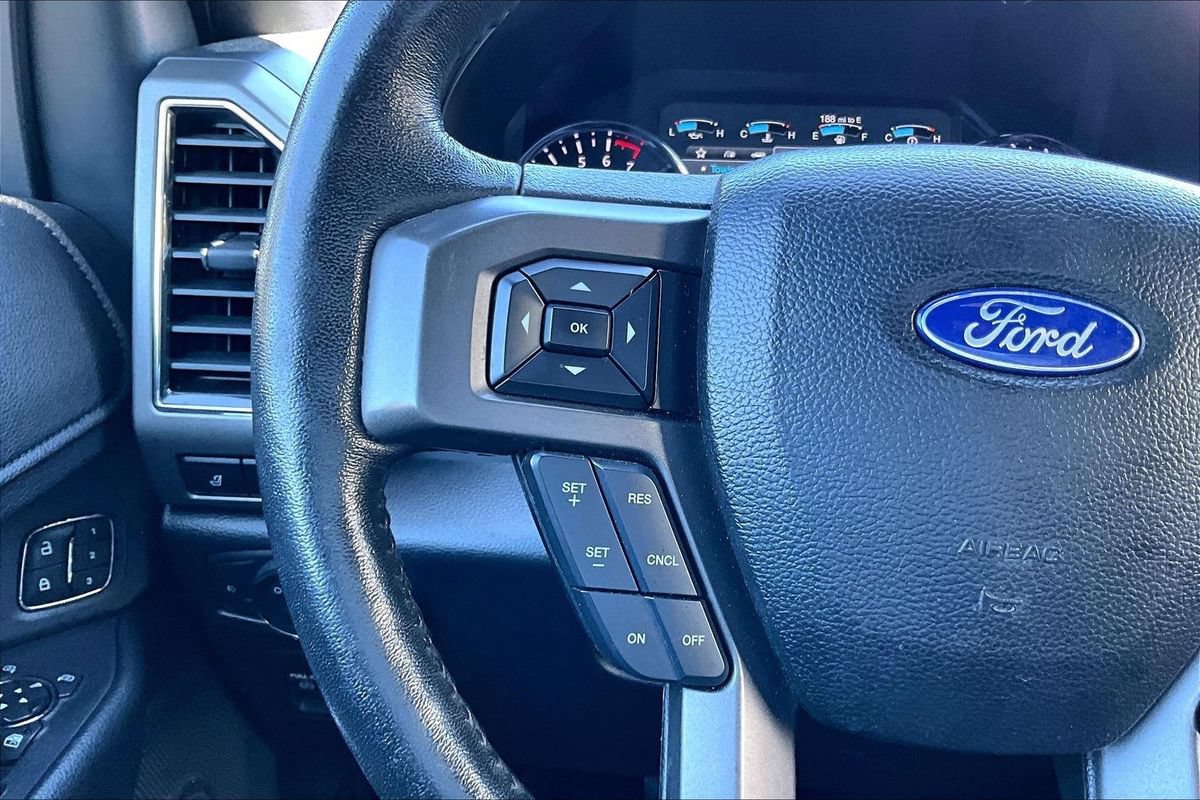 Used 2018 Ford Expedition XLT w/ Equipment Group 202A AWD/4WD image 22