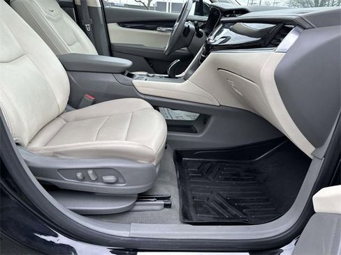 Used 2021 Cadillac XT6 Premium Luxury image 22