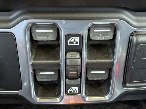 Used 2021 Jeep Wrangler Unlimited Sport AWD/4WD image 22