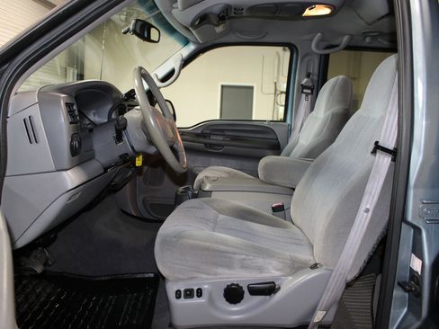 Used 2000 Ford Excursion XLT AWD/4WD image 9