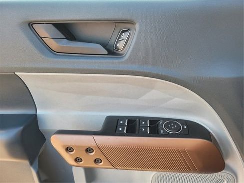 Used 2022 Ford Maverick Lariat image 23