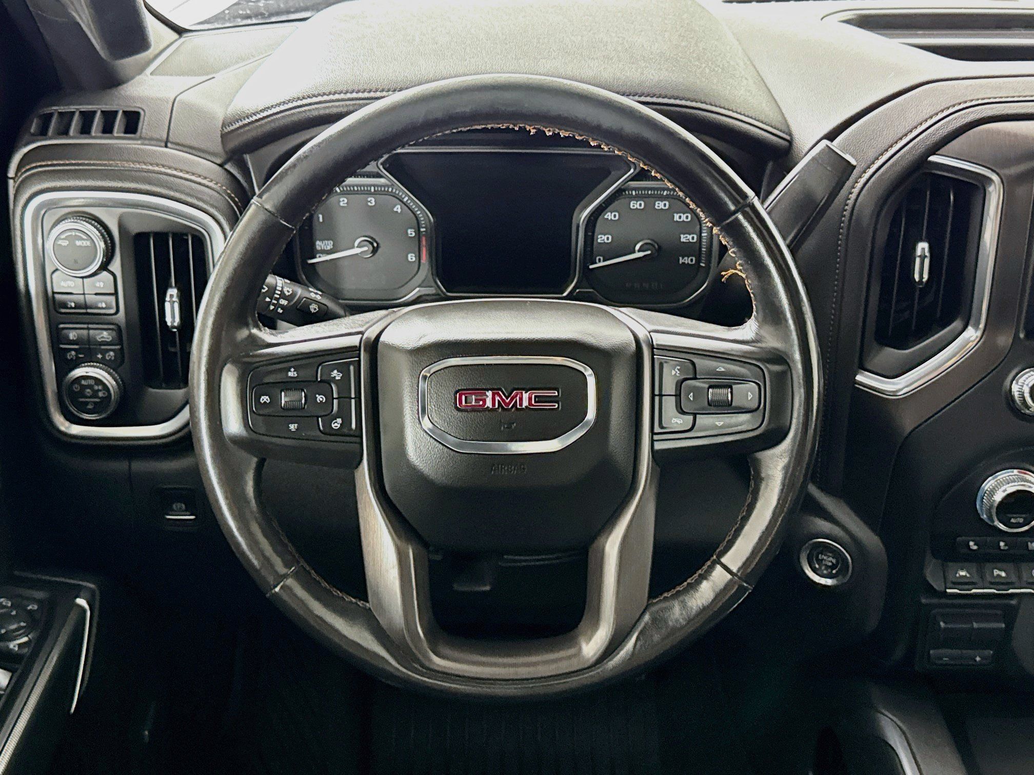 Used 2020 GMC Sierra 1500 AT4 w/ AT4 Premium Package AWD/4WD image 4