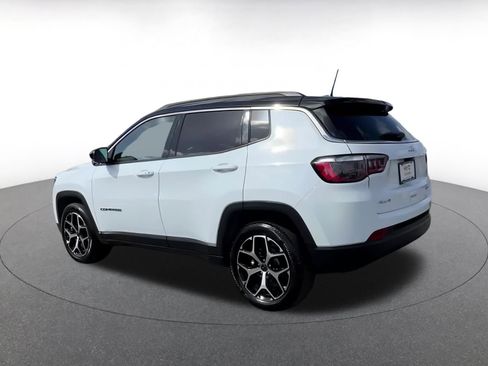 Used 2025 Jeep Compass Limited image 10