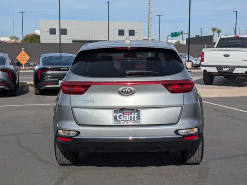 Used 2021 Kia Sportage LX image 4