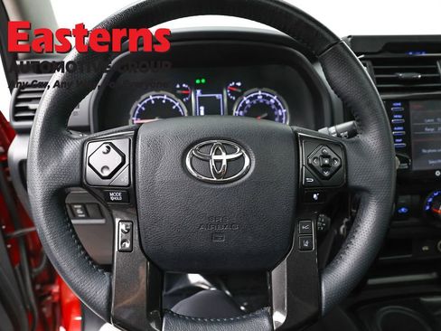 Used 2021 Toyota 4Runner Venture w/ Moonroof Package AWD/4WD image 10