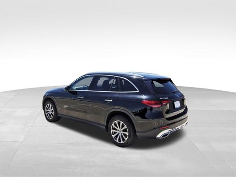 Used 2023 Mercedes-Benz GLC 300 image 3