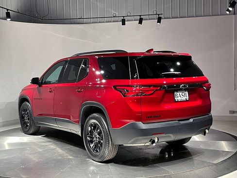 Used 2023 Chevrolet Traverse LT FWD image 14