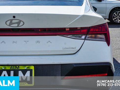 Used 2024 Hyundai Elantra Limited FWD image 13